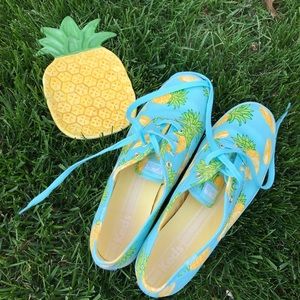 Pineapple sneakers! 🍍🍍🍍
